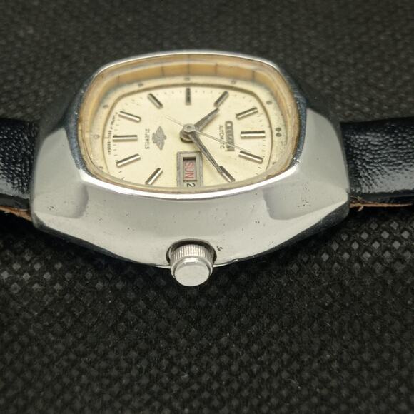 Vintage 1972 Citizen Automatic Womans Silver Watch W/daydate & Patina accents main image 4